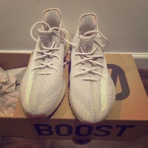 Yeezy Boost 350 V2